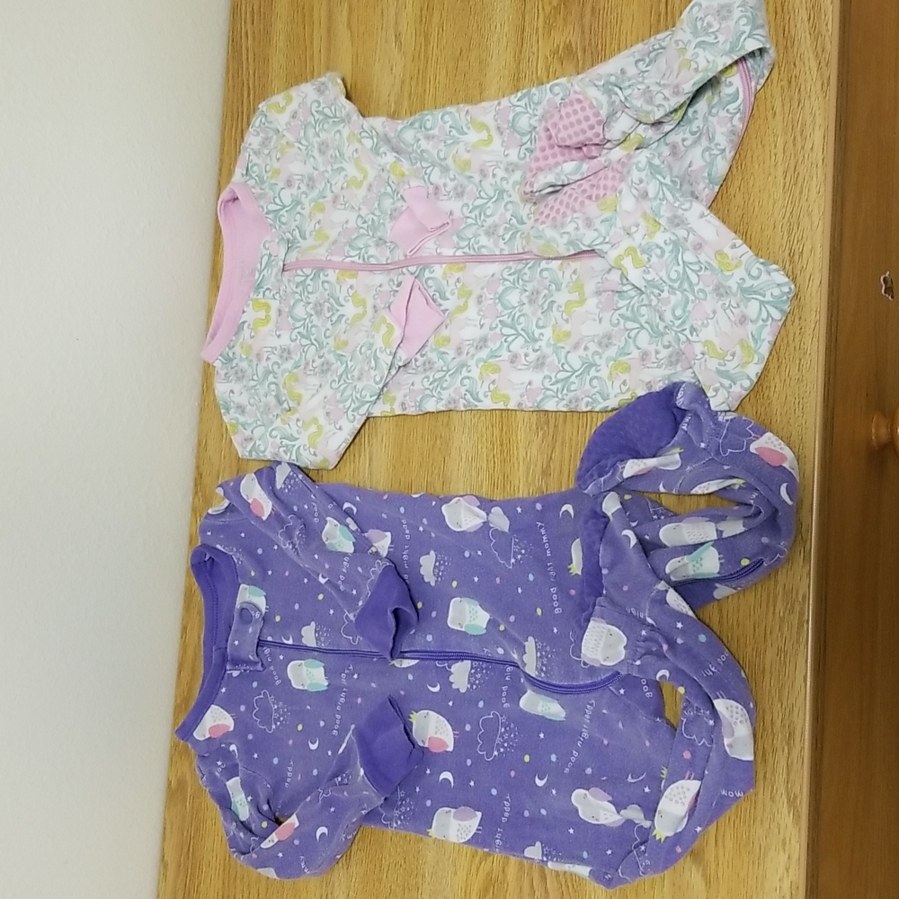 2! Children's place footies 9-12m GUC